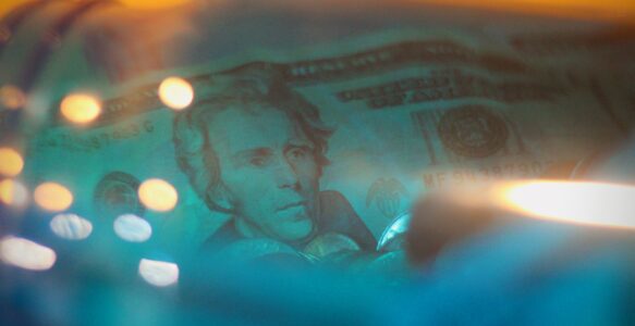 如何让美国金融机构告诉你债务人存在他们那的钱