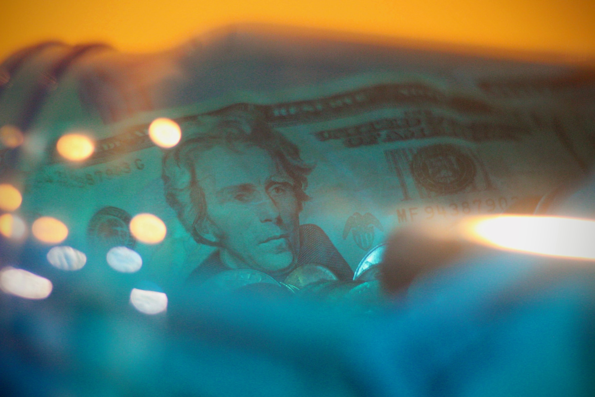 如何让美国金融机构告诉你债务人存在他们那的钱